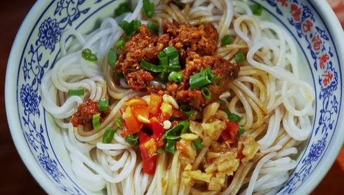 日出之食 第三季,美食之旅再启航，风味传奇续写篇章